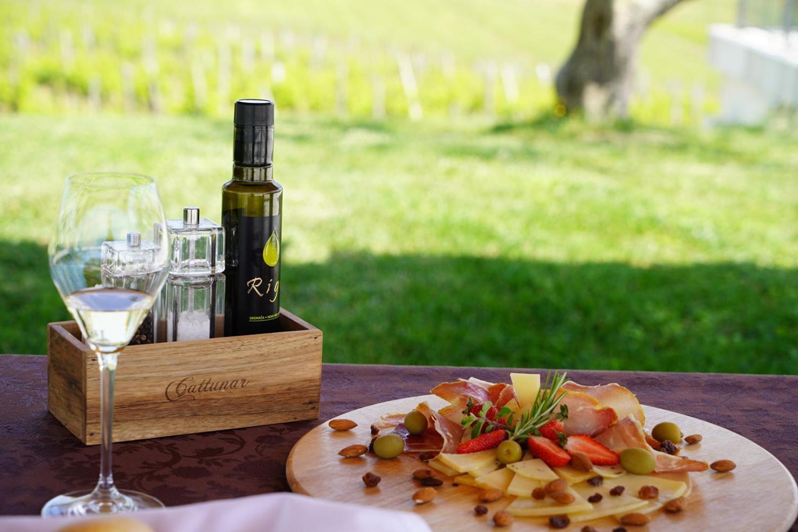 Wine Residence Cattunar Brtonigla Εξωτερικό φωτογραφία